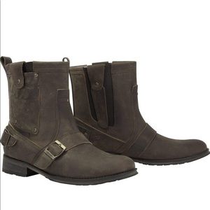 Men’s motorcycle boots by Xelement size 9.5